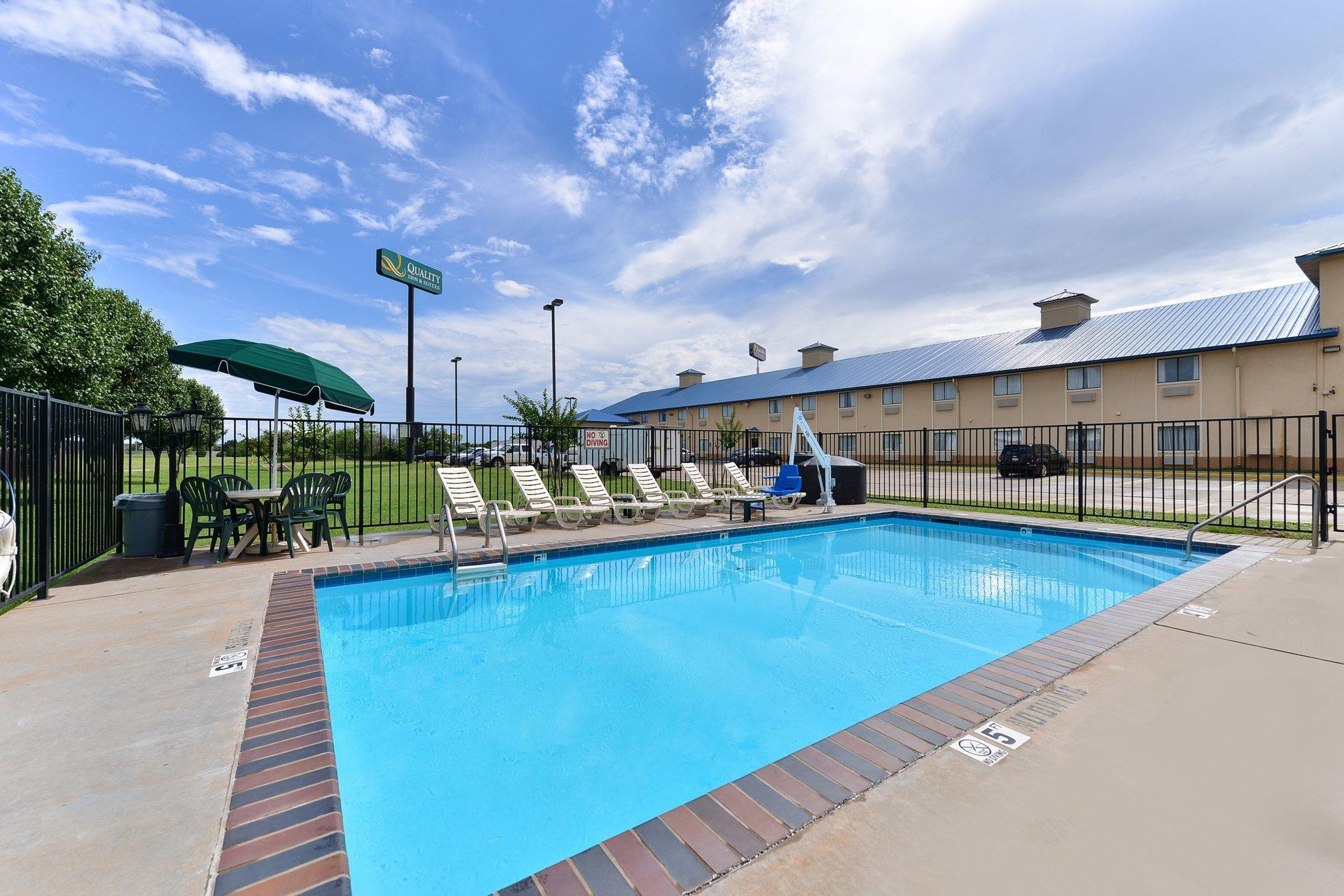 Quality Inn & Suites Wichita Falls I-44 Exterior photo