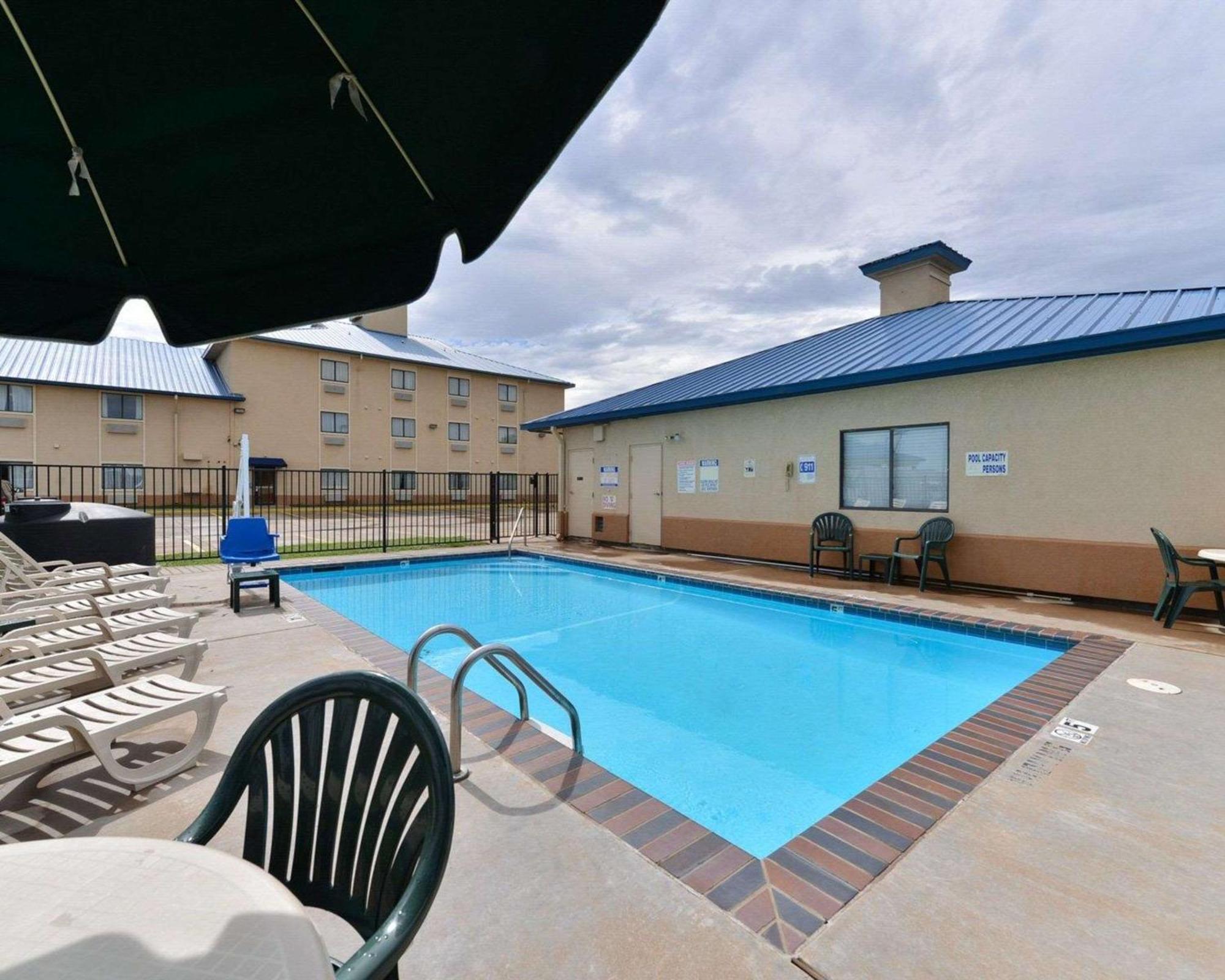 Quality Inn & Suites Wichita Falls I-44 Exterior photo